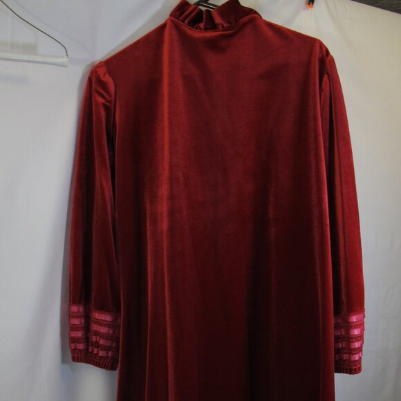 Gilligan & O’Malley red velvet long robe L/XL - Picture 6 of 6